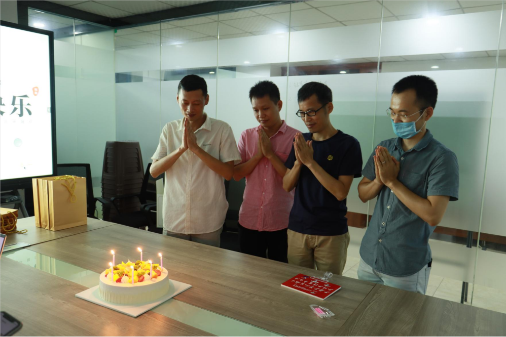 黑蜂智造员工生日会
